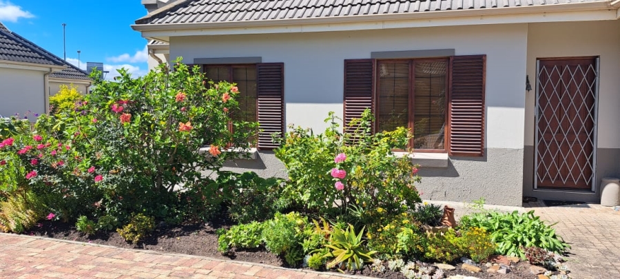 2 Bedroom Property for Sale in Blue Mountain Village Western Cape